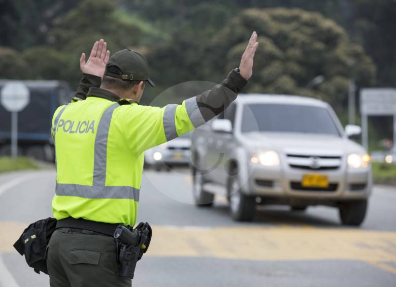 Un total de 920 comparendos se han impartido a nivel departamental por infringir la prohibición de salir durante la cuarentena. El alcalde de Medellín reporto 60 sancionados. FOTO edwin bustamante