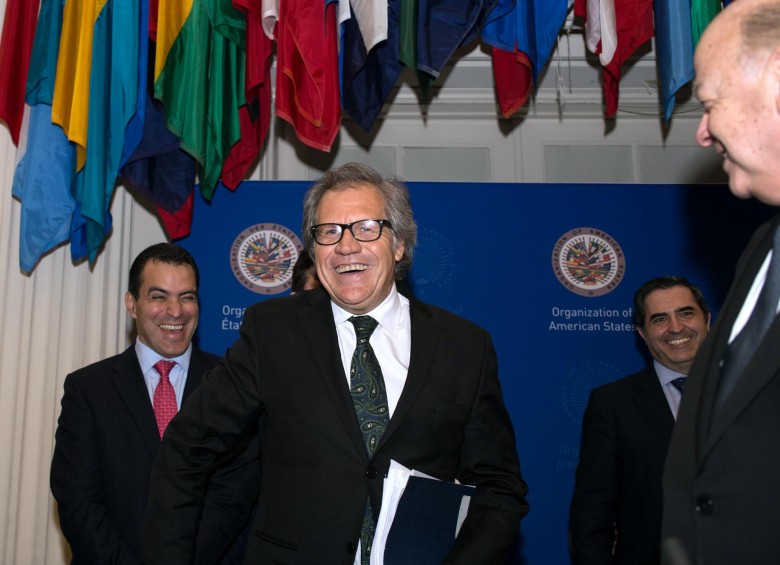 Luis Almagro participó en las negociaciones para la reanudación de las relaciones diplomáticas entre Cuba y E.U. FOTO afp