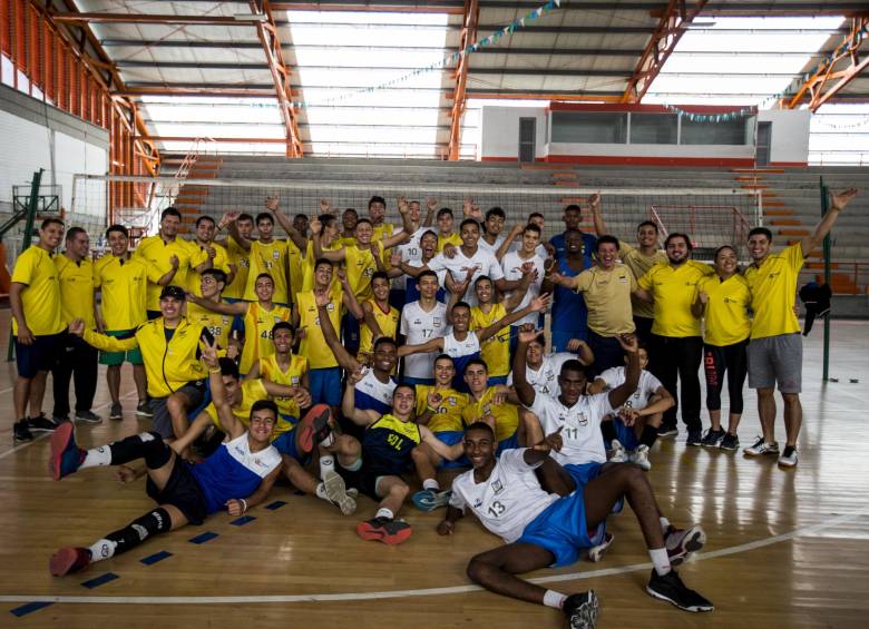 La Selección sub-19 trabaja en el coliseo La Tablaza de La Estrella. FOTOS Julio César Herrera 