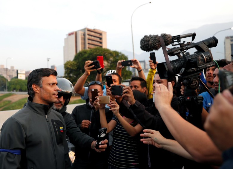 Por primera vez en varios años, Leopoldo López habló ante medios de comunicación. FOTO: Reuters