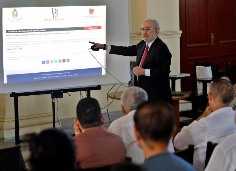 Santiago Muñoz Machado durante su presentación del Diccionario jurídico panhispánico en la Universidad de La Habana (Cuba). Foto: EFE