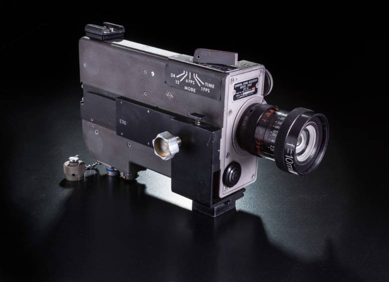 Esta es la cámara de 16 mm que registró los primeros pasos del hombre en la Luna en 1969. FOTO AP