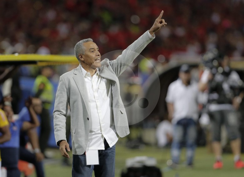 Los primeros pinos de Alexis Mendoza como entrenador fueron en el 2001 cuando Francisco Maturana lo llamó a su cuerpo técnico para la Copa América. FOTO juan antonio sánchez