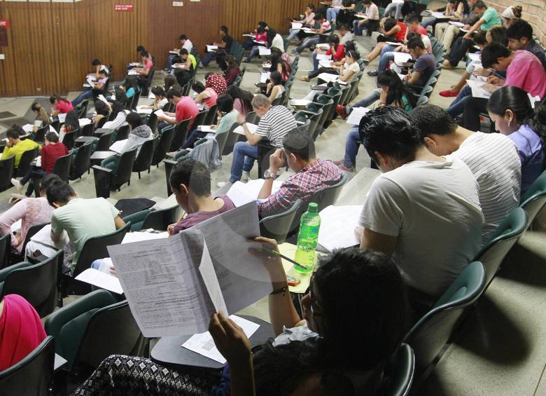 Según los expertos, en estas administraciones se invertirá menos en educación, pero hay un énfasis marcado para cambiar los indicadores de las pruebas del Estado. FOTO Róbinson sáenz