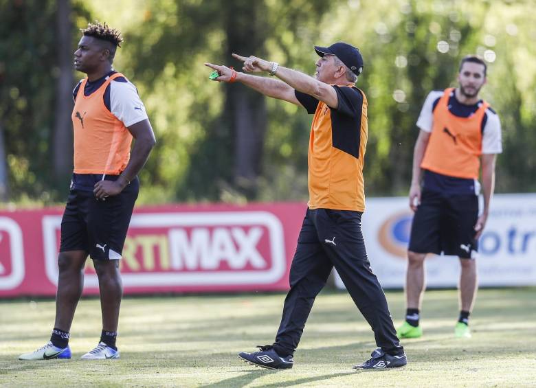 El técnico Octavio Zambrano tiene otra opción para el medio campo. FOTO RÓBINSON SÁENZ