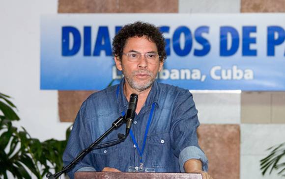 Farc reconoce avance para los diálogos la suspensión de los bombardeos