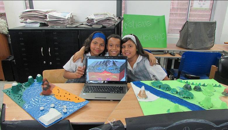 Las redes sociales y la tecnología no son enemigos de la educación, en Itagüí tienen un plan para que sean las mejores aliadas en el aula de clase.