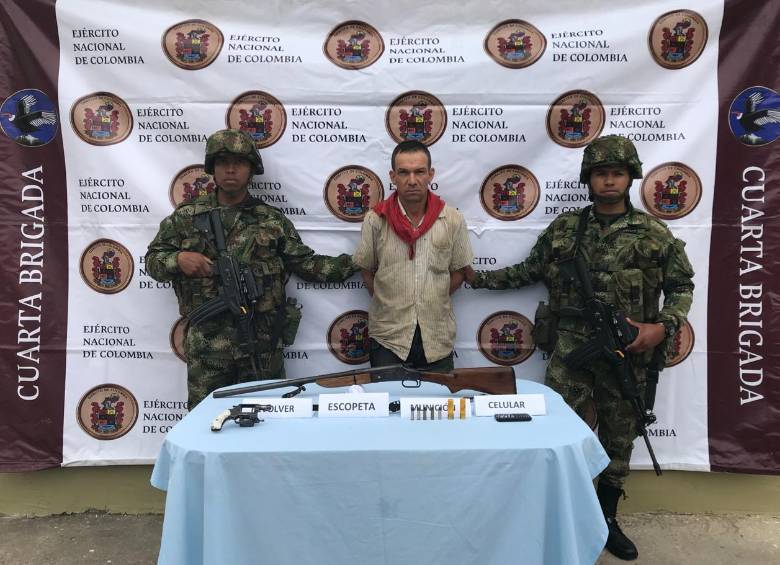 Momentos después de la captura de “Hernán”. FOTO CORTESÍA