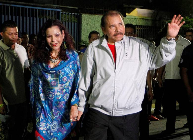 Daniel Ortega y su esposa Rosario Murillo. Foto: Reuters