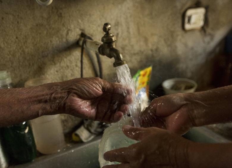 El jueves primero de agosto también se interrumpirá el acueducto en ocho zonas de Bello. FOTO: CAMILO SUÁREZ.