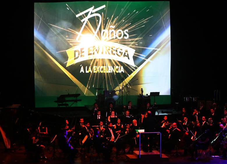 La Orquesta Filarmónica de Medellín hizo parte del homenaje que se le brindó al fundador de Haceb y en el que también el empresariado paisa se unió al festejo. FOTO julio César Herrera
