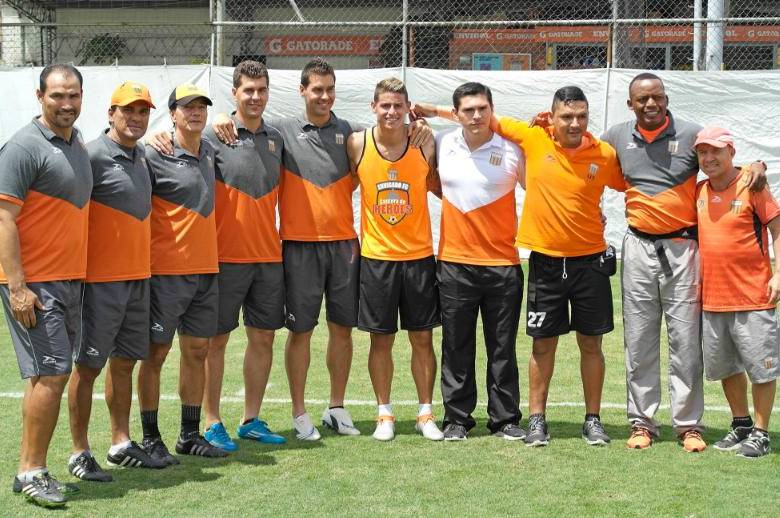 James Rodríguez asistió este martes a uno de los entrenamientos del Envigado en el Polideportivo Sur. FOTO Tomada de Twitter @EnvigadoFC