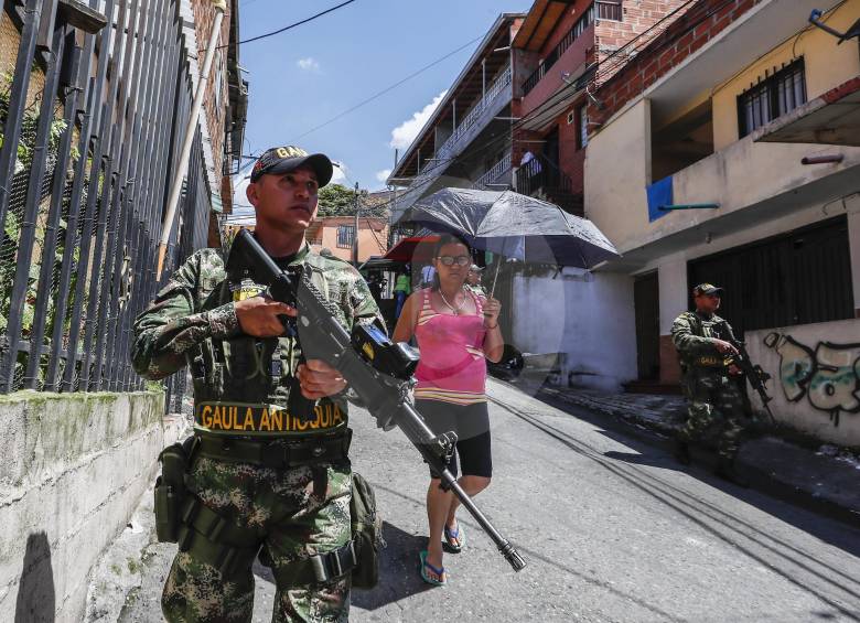 Los barrios Aures N°1 y N°2 son algunos de los más afectados por las disputas de combos en Medellín. FOTO róbinson sáenz