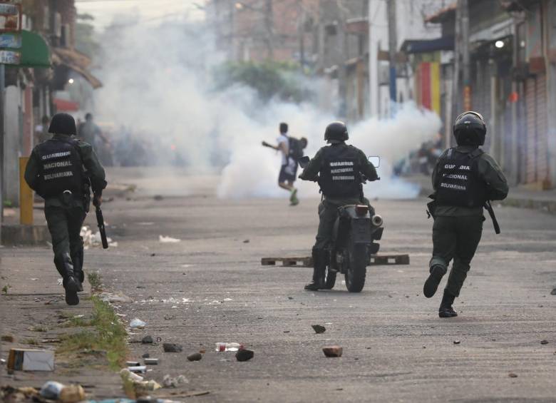 Así fue la situación de tensión en Ureña. FOTO REUTERS