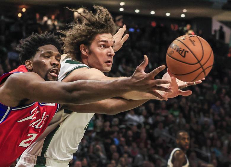 Los propietarios de los equipos de la NBA aprobaron retomar los juegos el 31 de julio con 22 equipos compitiendo en el complejo deportivo de Disney World en Orlando (Florida). Foto: EFE