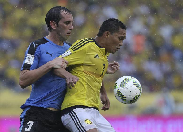 Carlos Bacca es uno de los señalados por la prensa y la afición porque no ha mostrado buen rendimiento en los últimos tres juegos. Ante Uruguay tampoco tuvo un partido lúcido. FOTO ap