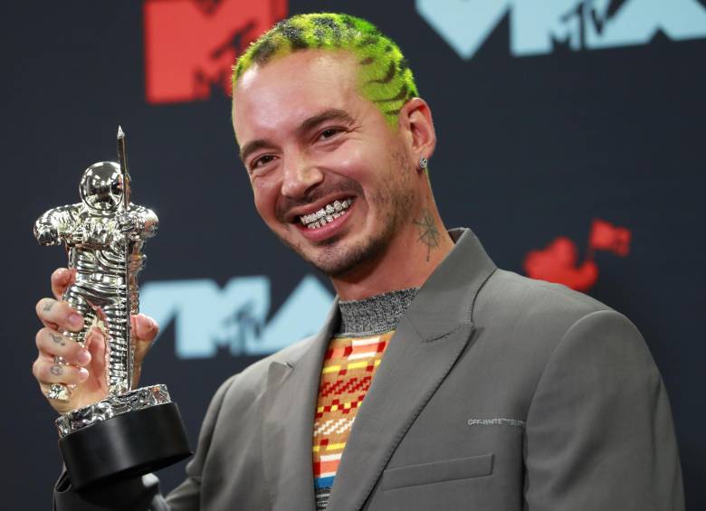 J Balvin pidió por el Amazonas al recibir el premio. Foto Afp