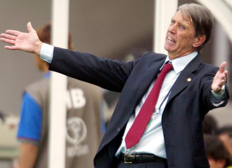 Hace poco había muerto otro ícono del balompié mundial, Johan Cruyff. FOTO REUTERS