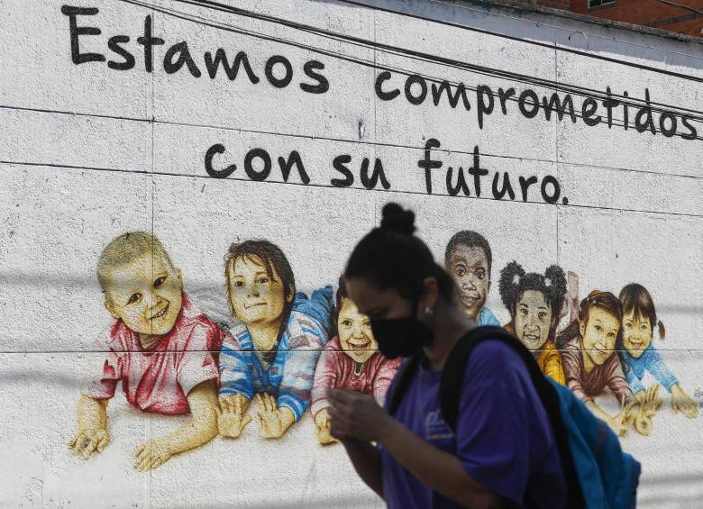 La Personería pidió poner especial atención en los casos en los que puedan estar en riesgo los niños y adolescentes de la ciudad. La alcaldía habilitó la plataforma Satmed para recibir alertas de posibles vulneraciones. FOTO manuiel saldarriaga