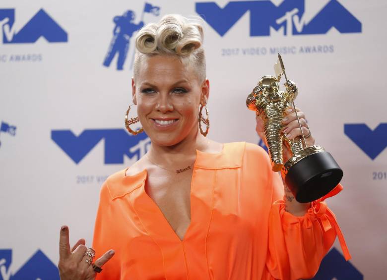 Pink recibió el premio Michael Jackson Vanguard Award. FOTO Reuters