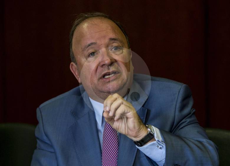 Luis Carlos Villegas, ministro de Defensa. FOTO JAIME PÉREZ MUNÉVAR