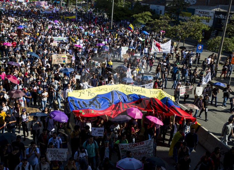 El común denominador entre los manifestantes fue el rechazos a medidas y posibles reformas de corte neoliberal. FOTO julio césar herrera
