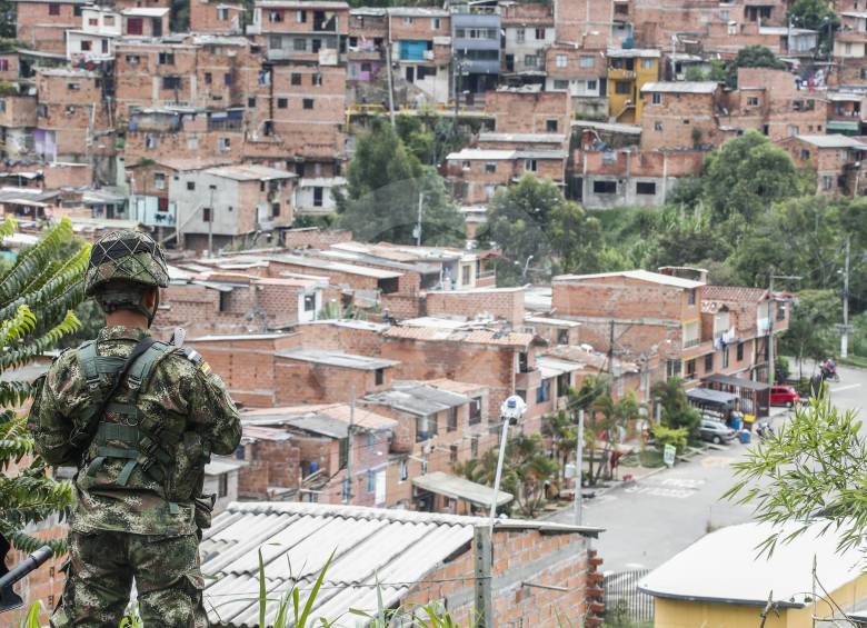 El corregimiento Altavista de Medellín sigue militarizado debido a las dificultades de orden público que atraviesa. Foto: Róbinson Sáenz Vargas