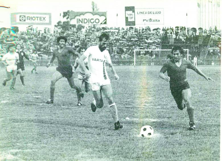 El “Cholo” Sotil y 4 figuras brindan energía Poderosa