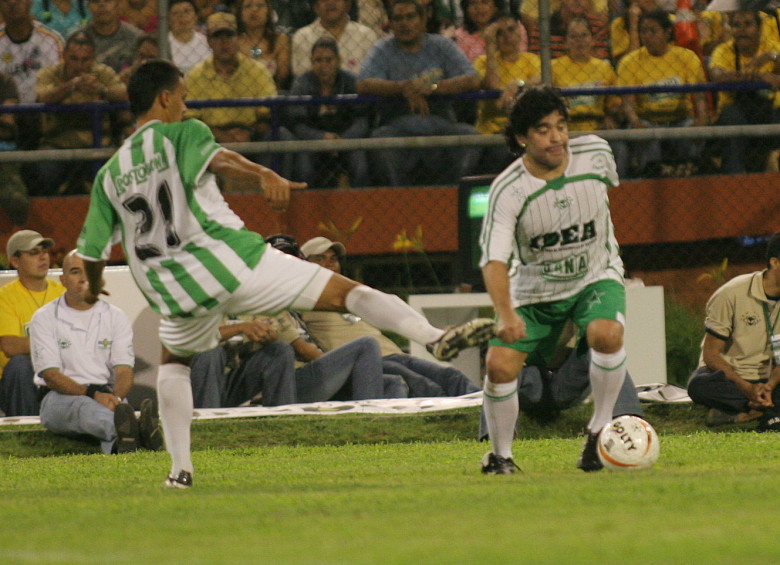 Junto a Diego jugaron también Carlos “El Pibe” Valderrama y René Higuita y ese juego amistoso quedó 5-5 ante Nacional. Foto: Archivo Hernán Vanegas.