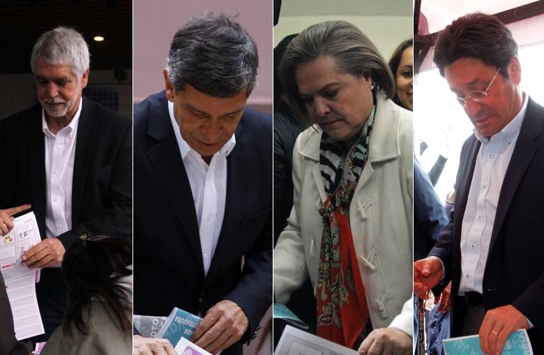 Los cuatro principales candidatos a la Alcaldía de Bogotá, Enrique Peñalosa, Rafael Pardo, Clara López y Francisco Santos, votaron este domingo entre una gran expectación. FOTO COLPRENSA