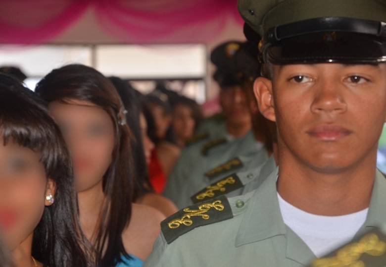 27 adolescentes participaron de la celebración organizada por la Policía. FOTO CORTESÍA POLICÍA