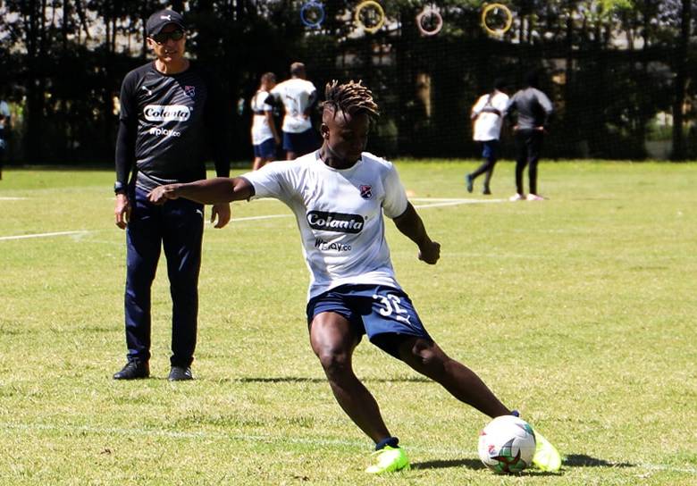 Déinner Quiñones podría jugar su segundo partido oficial con la camiseta roja. El extremo jugó 77 minutos en el empate 0-0 ante Huila, el 24 de julio de 2018. FOTO cortesía dim