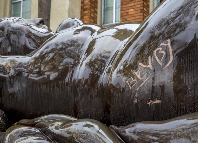 Algunas de las esculturas están rayadas y con raspones en la superficie. FOTO JUAN ANTONIO SÁNCHEZ