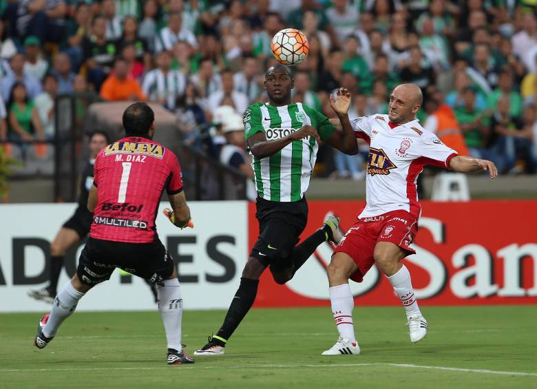 Nacional enfrentará a Huracán el próximo martes en el partido de ida de los octavos de final de la Copa Libertadores. FOTO ARCHIVO