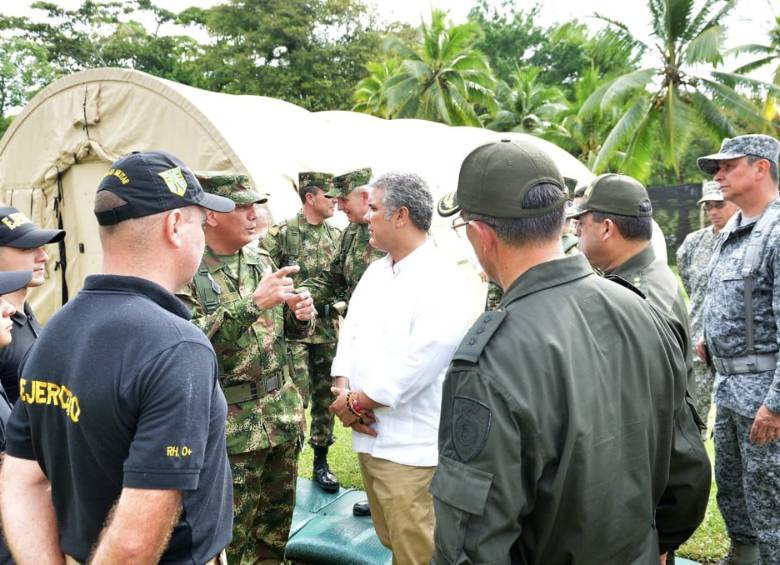 En su visita a Urabá, el Primer Mandatario lideró un consejo de seguridad enfocado en conocer la situación de orden público y los grupos que amenazan la región. FOTO cortesía presidencia 