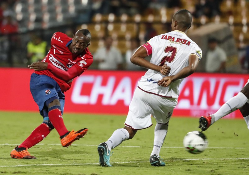 Confirmando que la serie ante Tolima será igual de apretada que en la semifinal del semestre anterior, Medellín igualó 2-2 con club pijao, y deberá buscar su cupo a la final el domingo en el estadio Manuel murillo Toro, donde la cosa no será sencilla. FOTO ROBINSON SÁENZ