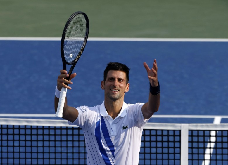 Novak Djokovic festejó su paso a los cuartos de final de Cincinnati. FOTO EFE