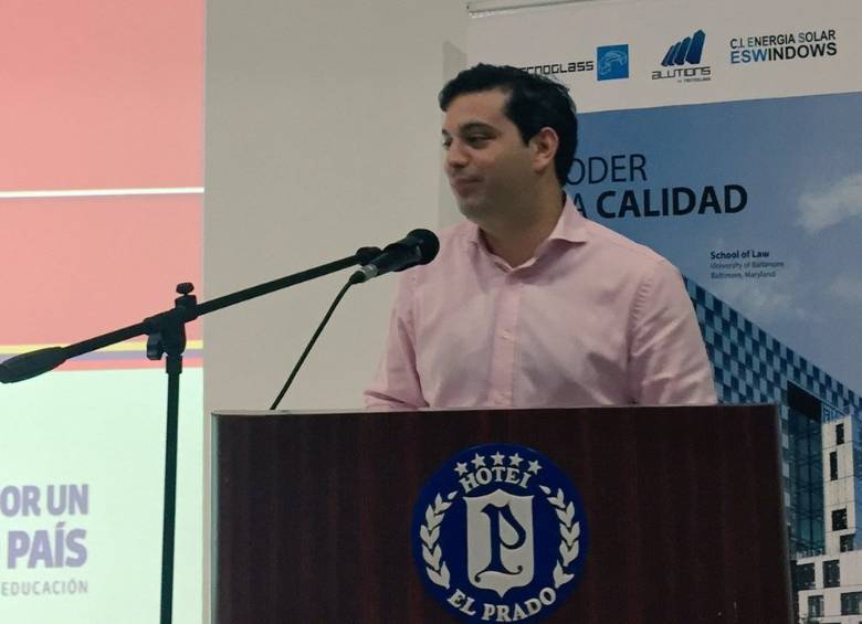 El director del DNP, Simón Gaviria Muñoz, explicó que la idea es comenzar a promover un diálogo sobre la necesidad de definir un nuevo Estatuto de Subsidios. FOTO @DNP_Colombia