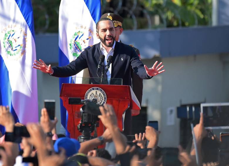 El presidente salvadoreño, Nayib Bukele, pidió a la Asamblea Legislativa aprobar un préstamo para invertir en seguridad, en San Salvador. Foto AFP