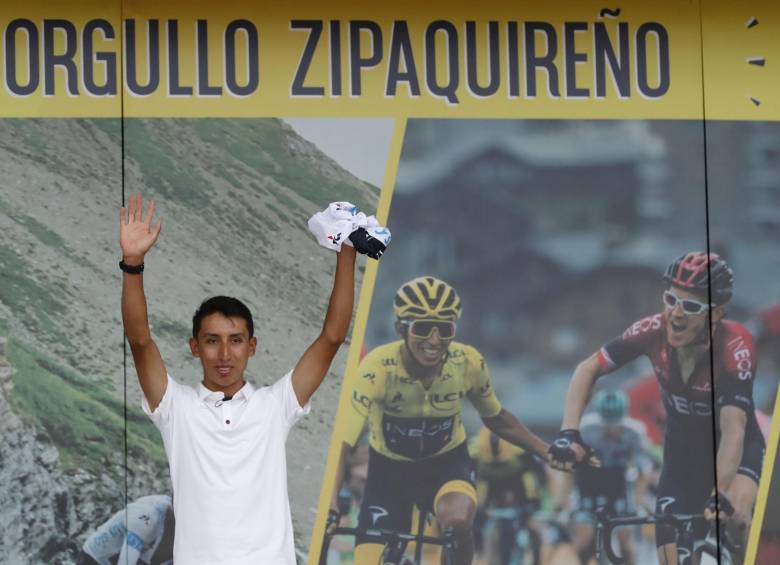Abarrotado estuvo el centro de Zipaquirá para el homenaje al campeón. FOTO REUTERS