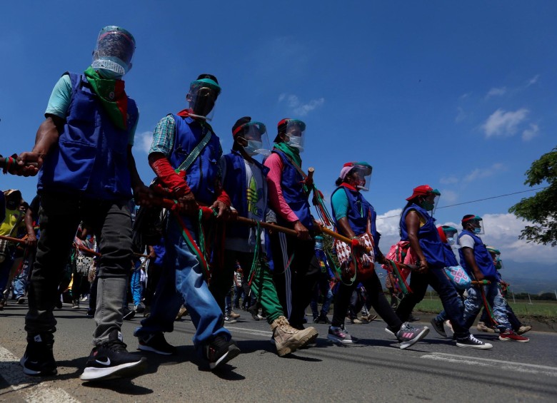 La Minga del Suroccidente inició este lunes con una movilización de comunidades indígenas del Cauca hasta Cali. Han dicho que podrían viajar hasta Bogotá. FOTO EFE