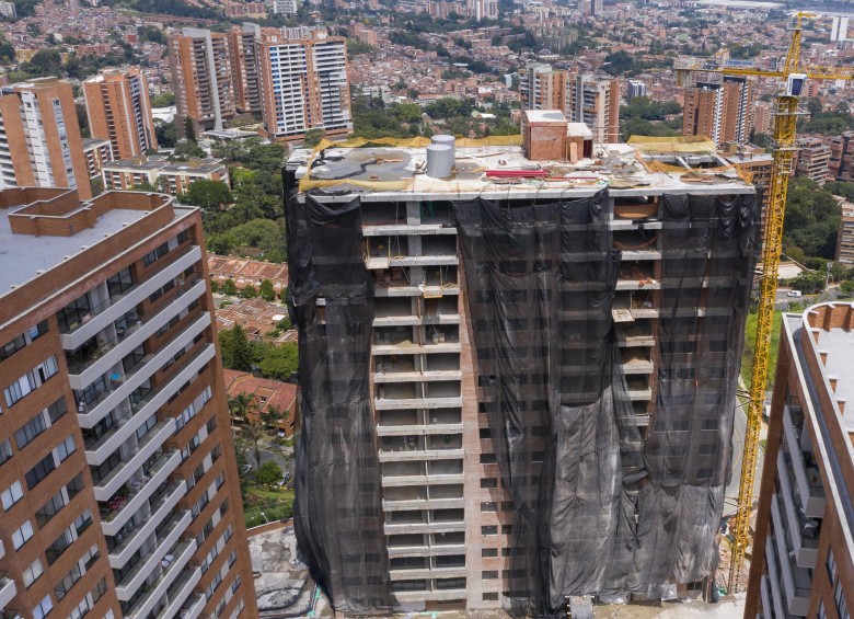 2.180 proyectos de construcción activos es el balance de la reapertura del sector edificador, con los cuales 550.000 trabajadores han retomado sus labores. Foto Manuel Saldarriaga