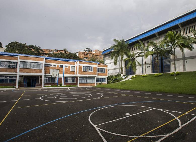 La mejor de las instituciones educativas ofíciales, Escuela Normal María Auxiliadora, ocupó el puesto 40 en Antioquia y el 467 en el país. Foto sede colegio L. Da Vinci. FOTO julio césar herrera