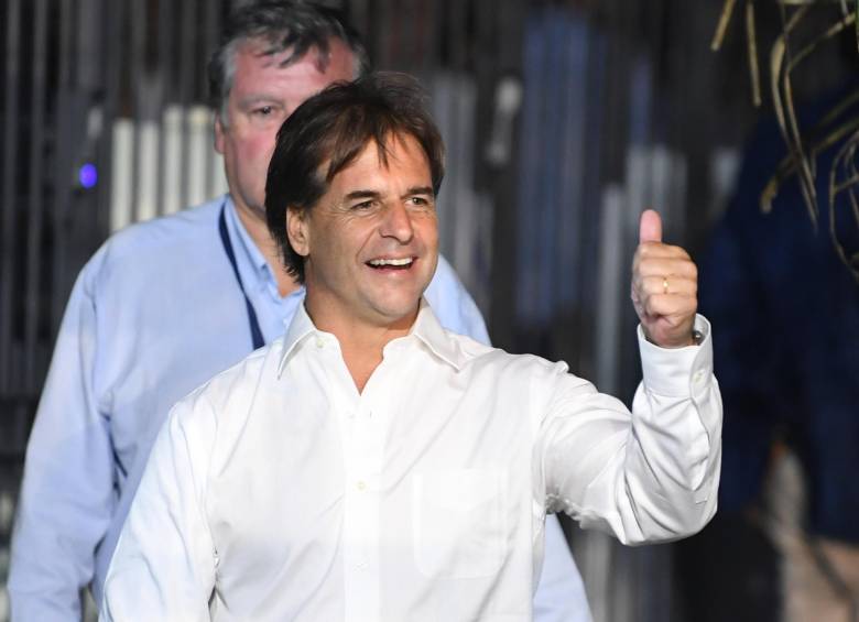 Luis Lacalle Pou es hijo del expresidente Luis Alberto Lacalle. En 2014 intentó llegar a la presidencia, pero perdió en segunda vuelta contra el saliente mandatario Tabaré Vázquez. FOTO AFP