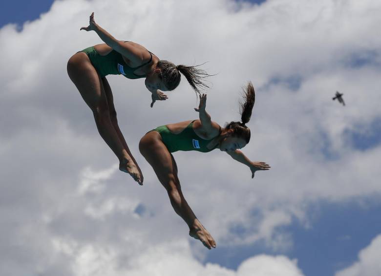Las antioqueñas Isabella Gómez y Steffanie Madrigal son dos de las cartas fuertes que lleva Colombia para las pruebas de clavados en el Suramericano de Perú. FOTO manuel saldarriaga