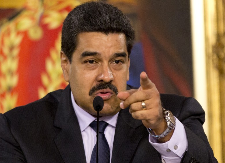 El presidente de Venezuela, Nicolás Maduro, aseguró que tiene pruebas de una plan de magnicidio en su contra planeado por grupos paramilitares. FOTO AP