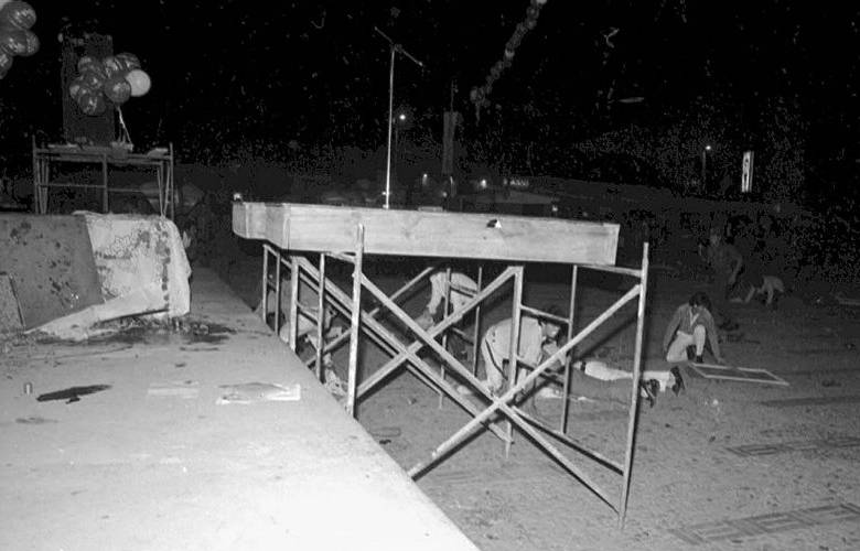 Colprensa - As� qued� la tarima luego del atentado a Luis Carlos Gal�n hace 20 a�os en Soacha.