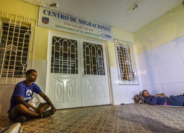 Venezolanos duermen en la calle buscando futuro en Colombia