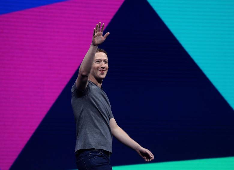 Mark Zuckerberg, CEO de Facebook, empezó 2018 haciendo diversas modificaciones en la red social. FOTO: AFP