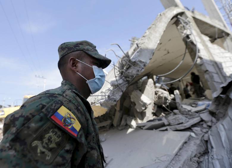 A la fecha el terremoto deja un saldo de 480 víctimas fatales, 2.560 heridos y más de 1.700 desaparecidos según el último balance. FOTO REUTERS